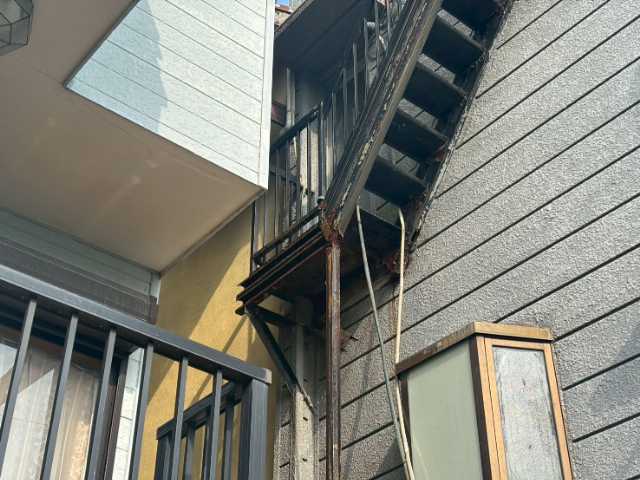 錆が進む支柱接合部